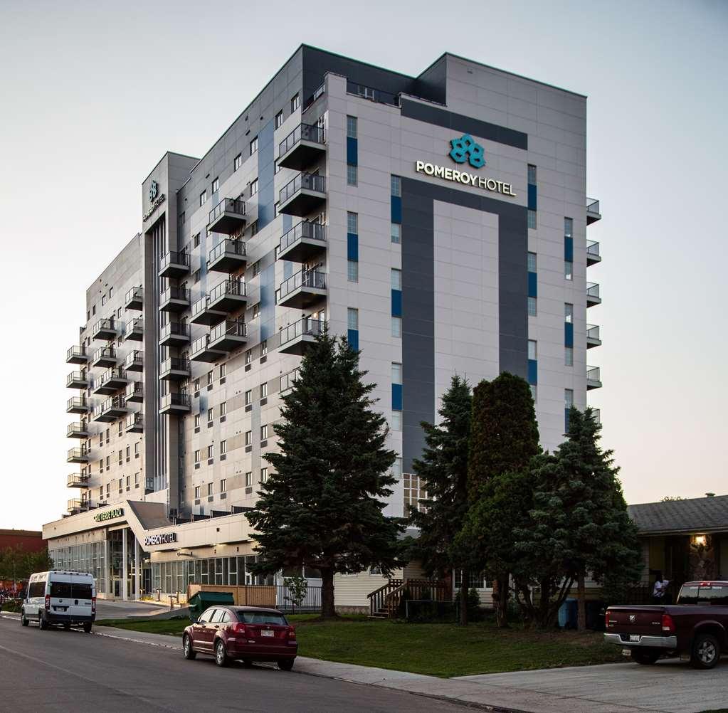 Pomeroy Hotel Fort Mcmurray Buitenkant foto