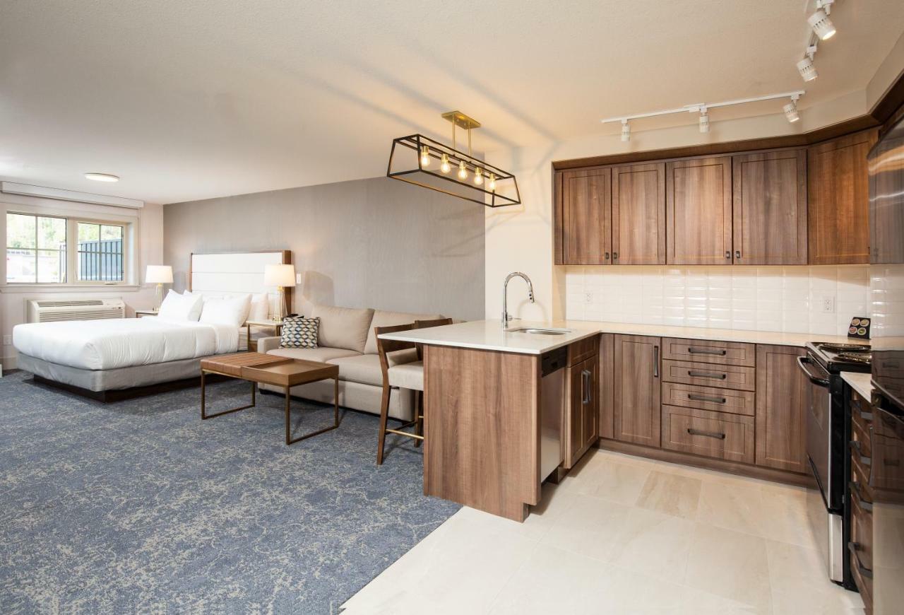 Pomeroy Hotel Fort Mcmurray Buitenkant foto